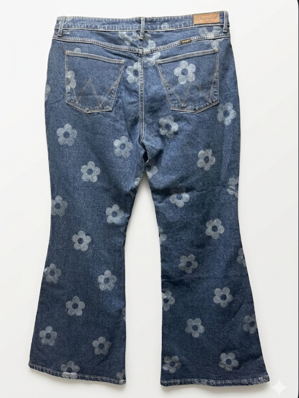 NWT Wrangler Fierce Flare High Rise Floral Jeans California Daisy 18 34x30 - Picture 3 of 9